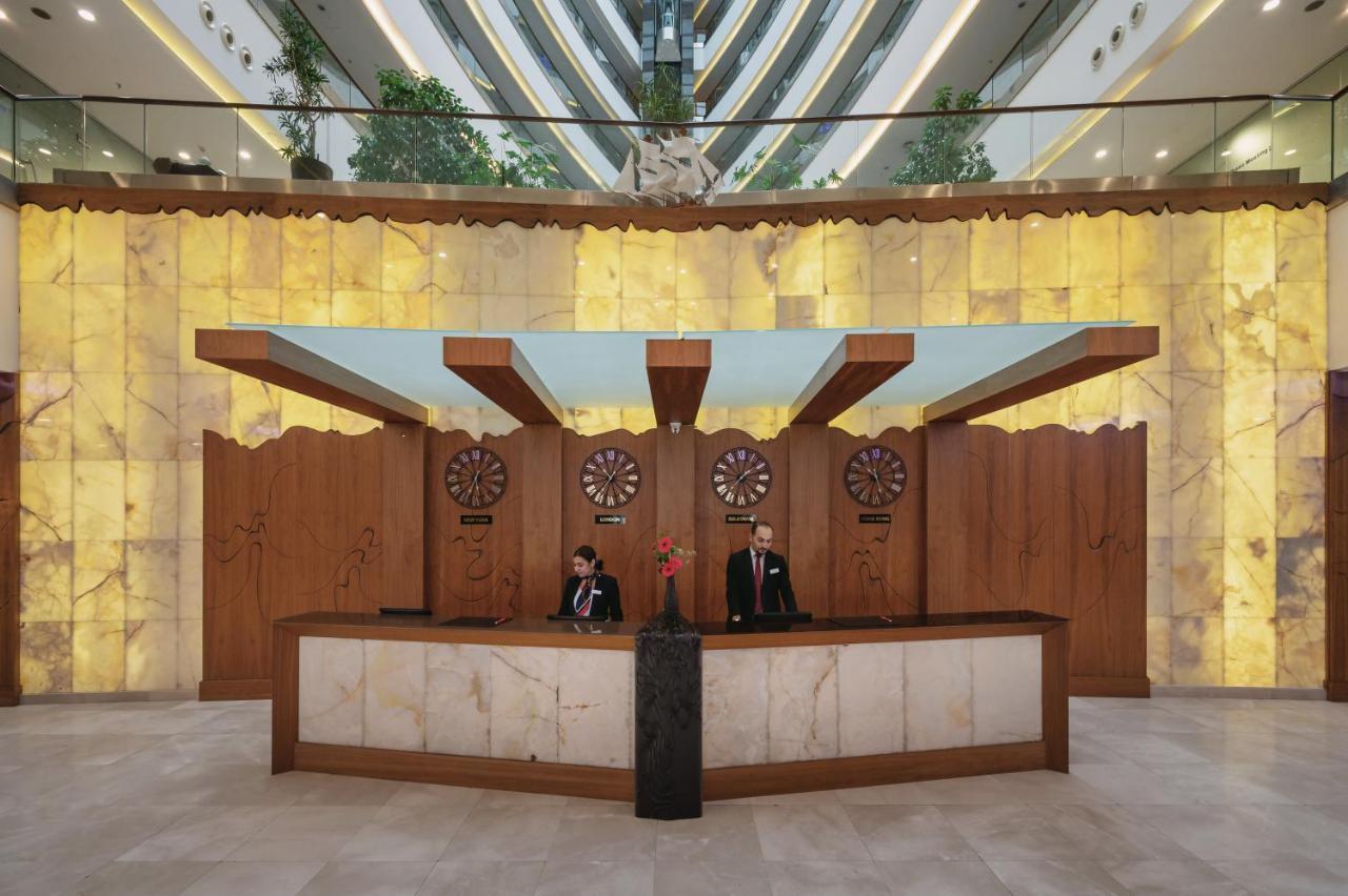 Titanic Hotel & Spa 술라이마니야 외부 사진 The lobby of the hotel