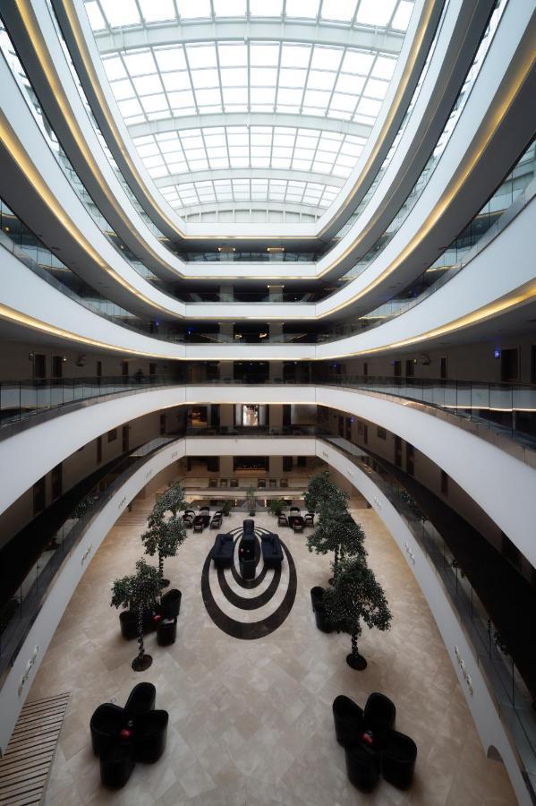 Titanic Hotel & Spa 술라이마니야 외부 사진 The atrium