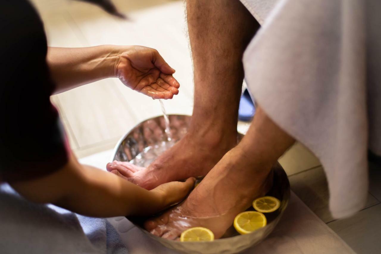 Titanic Hotel & Spa 술라이마니야 외부 사진 Foot bath